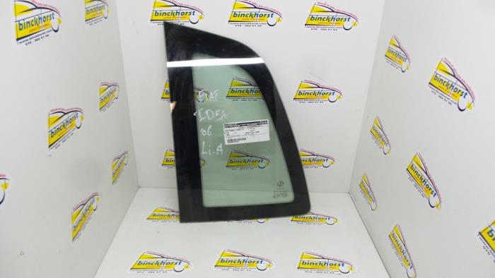 Usados Ventanilla triangular izquierda detrás Fiat Idea (350AX) 1.4 16V Precio € 31,50 Norma de margen ofrecido por Binckhorst BV