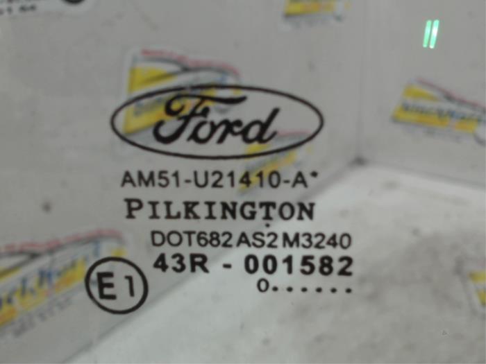 Szyba drzwi prawych przednich wersja 4-drzwiowa z Ford Grand C-Max (DXA) 1.6 Ti-VCT 16V 2010
