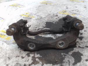 Used Front brake calliperholder, left Peugeot 208 I (CA/CC/CK/CL) 1.4 HDi Price € 15,75 Margin scheme offered by Binckhorst BV