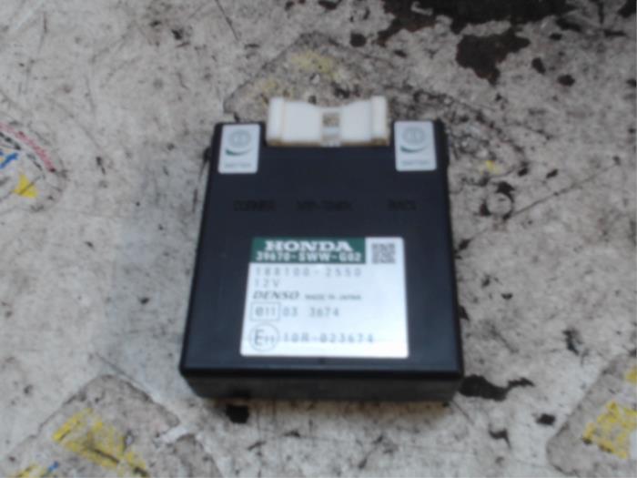 Begagnade PDC-modul Honda CR-V (RE/RM) 2.2 i-CTDi 16V Pris € 36,75 Marginaltabell erbjuds av Binckhorst BV