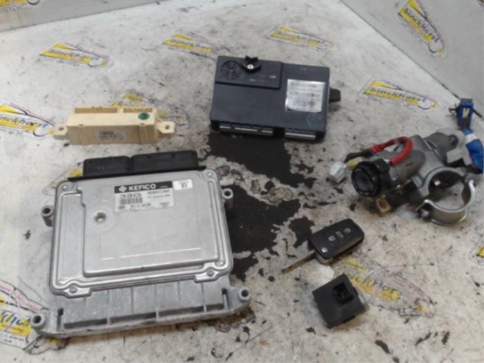 Used Ignition lock + computer Hyundai i30 (FD) 1.4 CVVT 16V Price € 183,75 Margin scheme offered by Binckhorst BV