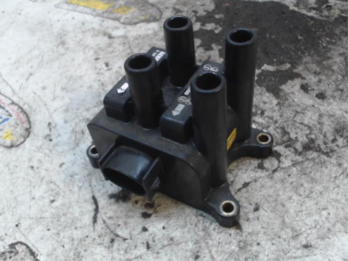 Usagé Bobine Ford Focus 1 1.4 16V Prix € 15,75 Règlement à la marge proposé par Binckhorst BV