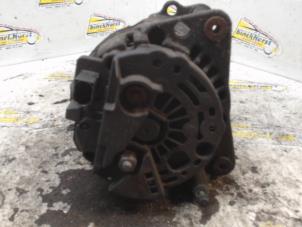 Dynamo van een Volkswagen Lupo (6X1) 1.2 TDI 3L 2002