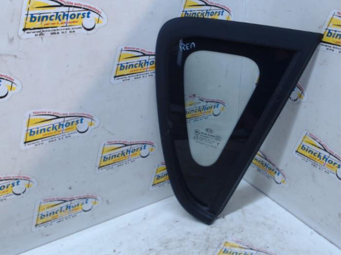 Usados Ventanilla triangular derecha detrás Kia Soul I (AM) 1.6 CVVT 16V Precio € 42,00 Norma de margen ofrecido por Binckhorst BV