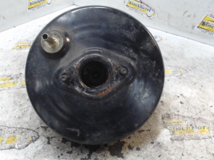 Usagé Servo frein Toyota Yaris (P1) 1.3 16V VVT-i Prix € 26,25 Règlement à la marge proposé par Binckhorst BV