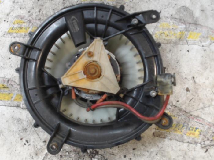 Heating and ventilation fan motor from a Mercedes-Benz S (W220) 3.7 S-350 V6 18V 2003