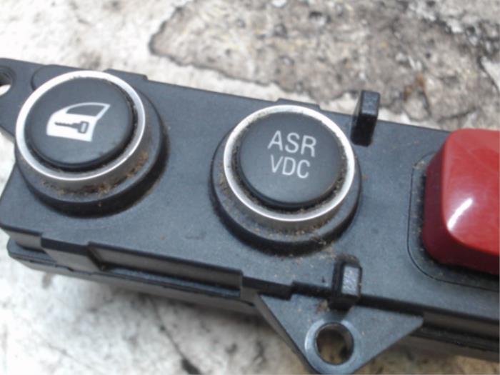 Interruptor de luz de pánico de un Alfa Romeo 159 Sportwagon (939BX) 1.9 JTDm 16V 2007