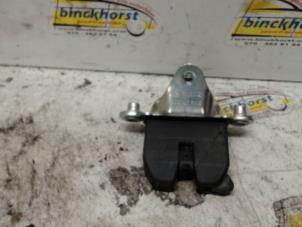 Used Tailgate lock mechanism Skoda Octavia Combi (1Z5) 1.6 TDI Greenline Price € 26,25 Margin scheme offered by Binckhorst BV
