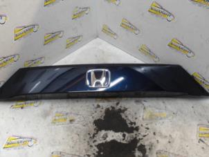 Usagé Poignée hayon Honda Jazz (GR) 1.5 eHEV 16V Prix € 72,45 Règlement à la marge proposé par Binckhorst BV