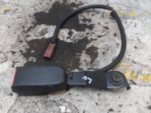 Used Front seatbelt buckle, left Honda Jazz (GD/GE2/GE3) 1.3 i-Dsi Price € 15,75 Margin scheme offered by Binckhorst BV