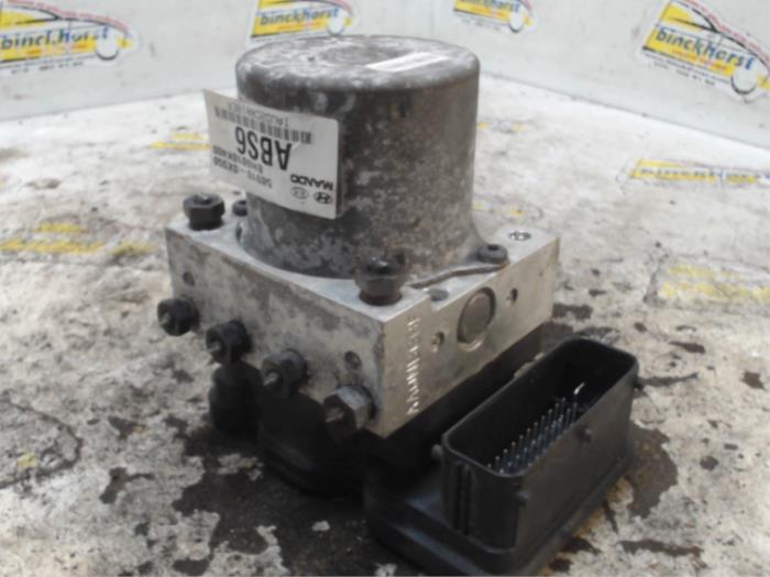 Usagé Bloc ABS Hyundai i10 (F5) 1.0i 12V Prix € 52,50 Règlement à la marge proposé par Binckhorst BV