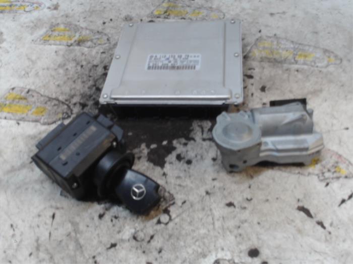 Used Ignition lock + computer Mercedes E-Klasse Price € 210,00 Margin scheme offered by Binckhorst BV