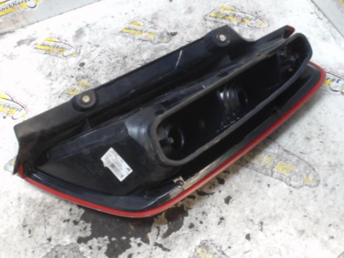 Taillight, left from a Fiat Grande Punto (199) 1.2 2008