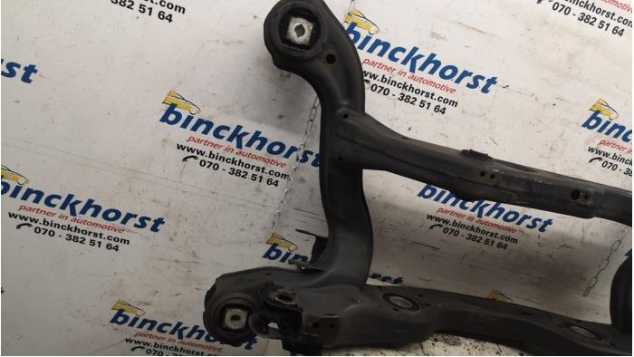 Subframe from a Mercedes-Benz A (W176) 2.0 A-250 Turbo 16V 4-Matic 2015