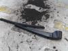 Rear wiper arm from a Mercedes-Benz A (W176) 2.0 A-250 Turbo 16V 4-Matic 2015