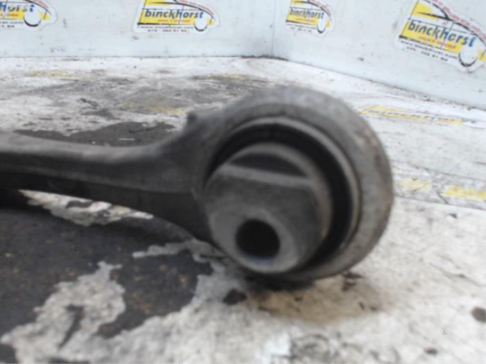 Rear lower wishbone, left from a Mercedes-Benz A (W176) 2.0 A-250 Turbo 16V 4-Matic 2015