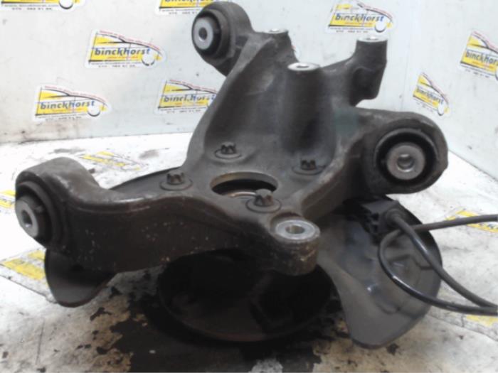 Knuckle, rear right from a Mercedes-Benz A (W176) 2.0 A-250 Turbo 16V 4-Matic 2015