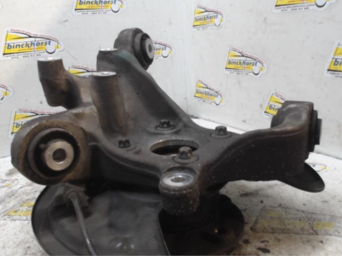 Knuckle, rear left from a Mercedes-Benz A (W176) 2.0 A-250 Turbo 16V 4-Matic 2015