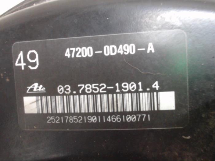 Servofreno de un Toyota Yaris III (P13) 1.33 16V Dual VVT-I 2016