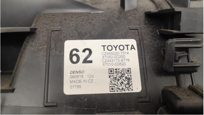 Cuerpo de calefactor de un Toyota Yaris III (P13) 1.33 16V Dual VVT-I 2016