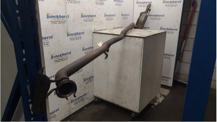 Exhaust central + rear silencer from a Mercedes-Benz A (W176) 2.0 A-250 Turbo 16V 4-Matic 2015