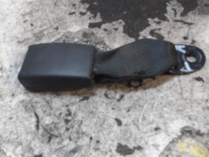 Used Rear seatbelt buckle, left Nissan Note (E11) 1.4 16V Price € 10,50 Margin scheme offered by Binckhorst BV