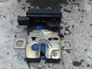 Used Tailgate lock mechanism BMW Mini One/Cooper (R50) 1.6 16V One Price € 26,25 Margin scheme offered by Binckhorst BV