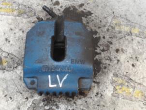 Used Front brake calliper, left BMW 3 serie (E90) 325i 24V Price € 26,25 Margin scheme offered by Binckhorst BV