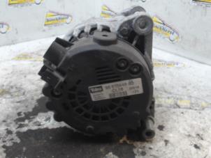 Dynamo van een Citroën C4 Grand Picasso (UA) 2.0 HDiF 16V 135 2008