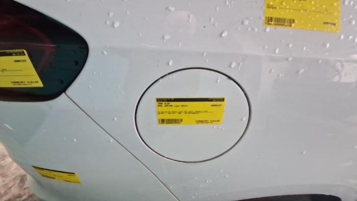 Pokrywa wlewu paliwa z Opel Zafira Tourer (P12) 1.6 CDTI 16V ecoFLEX 136 2014
