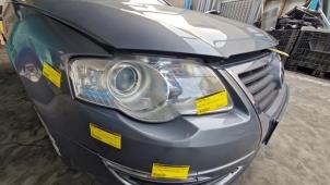 Used Headlight, right Volkswagen Passat (3C2) 2.0 TDI 140 Price € 78,75 Margin scheme offered by Binckhorst BV