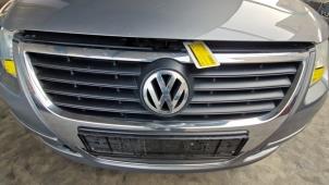 Used Grille Volkswagen Passat (3C2) 2.0 TDI 140 Price € 78,75 Margin scheme offered by Binckhorst BV