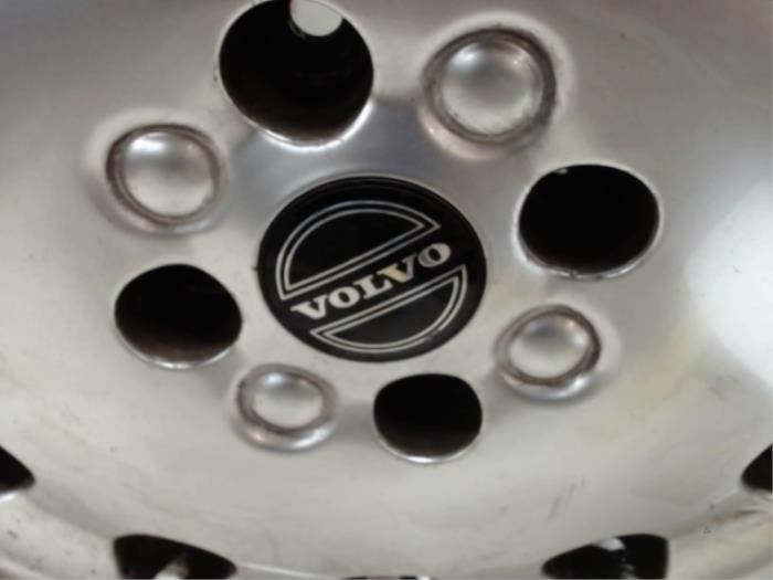 Obrecz z Volvo S40 (VS) 1.9 16V T4 2001