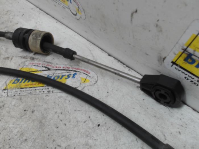 Gearbox shift cable from a Ford Fiesta 6 (JA8) 1.25 16V 2010