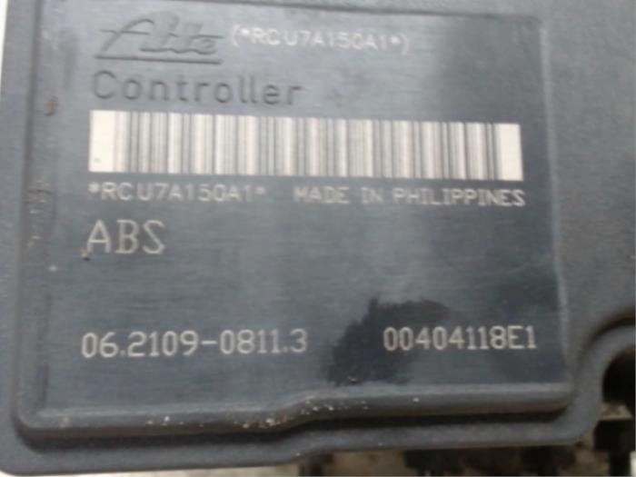ABS pump from a Suzuki Swift (ZA/ZC/ZD1/2/3/9) 1.3 VVT 16V 2007
