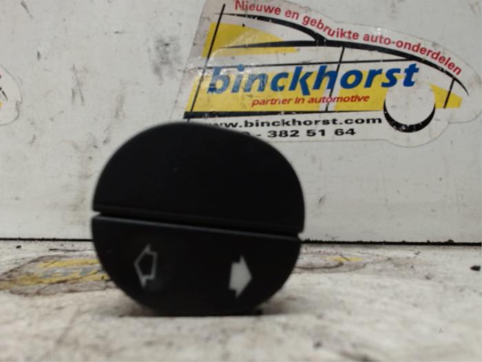 Usados Interruptor de ventanilla eléctrica Ford Fusion 1.4 16V Precio € 15,75 Norma de margen ofrecido por Binckhorst BV