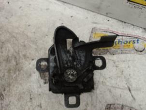 Used Bonnet lock mechanism Fiat Panda (169) 1.2 Fire Price € 21,00 Margin scheme offered by Binckhorst BV