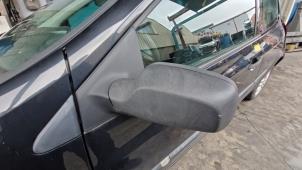 Used Wing mirror, left Renault Clio III (BR/CR) 1.2 16V 75 Price € 31,50 Margin scheme offered by Binckhorst BV