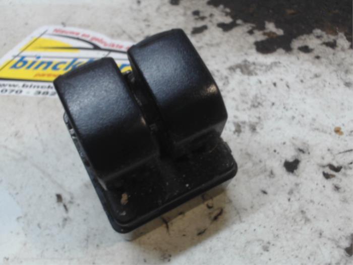 Usados Interruptor de ventanilla eléctrica Chevrolet Matiz 0.8 S,SE Precio € 15,75 Norma de margen ofrecido por Binckhorst BV