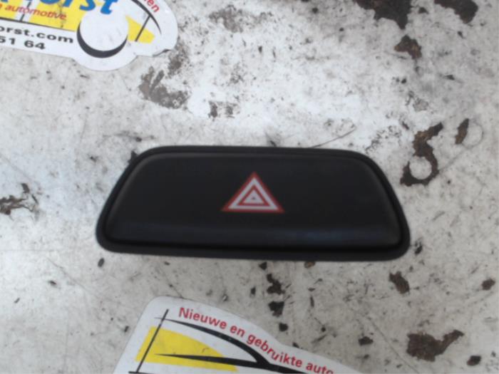 Bouton de warning d'un Kia Picanto (TA) 1.0 12V 2014