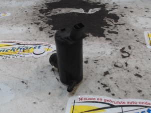 Usados Bomba de limpiaparabrisas detrás Kia Picanto (TA) 1.0 12V Precio € 15,75 Norma de margen ofrecido por Binckhorst BV