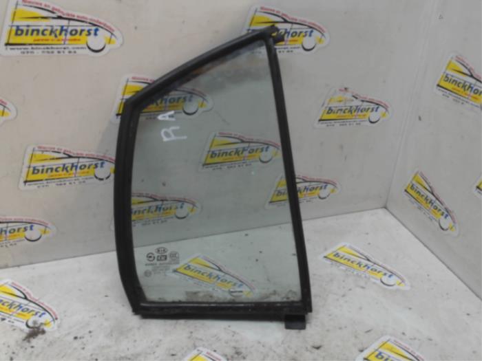 Usados Ventanilla triangular derecha detrás Kia Rio II (DE) 1.4 16V Precio € 31,50 Norma de margen ofrecido por Binckhorst BV