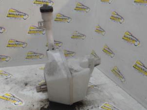 Usagé Réservoir lave-glace avant Opel Corsa E 1.4 16V Prix € 21,00 Règlement à la marge proposé par Binckhorst BV
