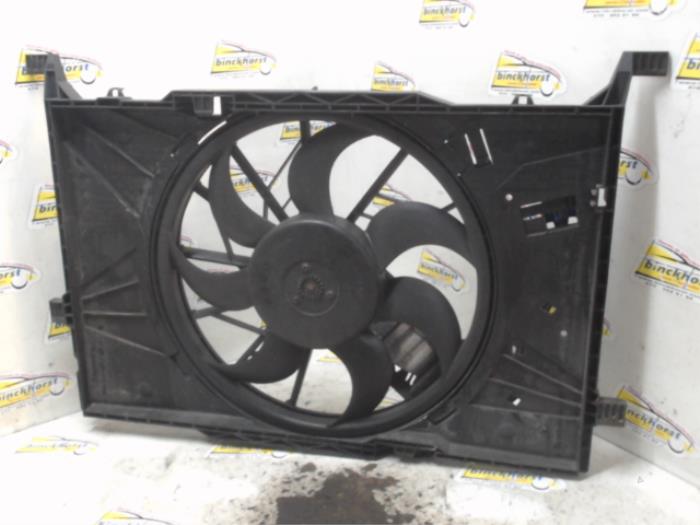Cooling fans from a Mercedes-Benz A (W169) 1.5 A-150 5-Drs. 2009