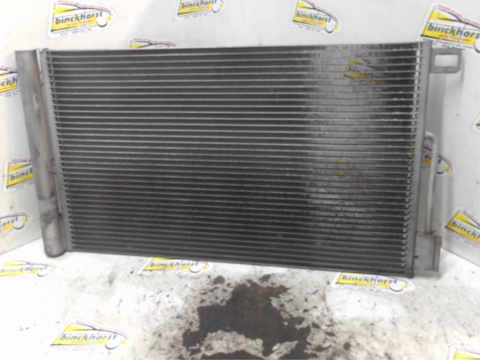 Usagé Radiateur clim Opel Corsa D 1.2 16V Prix € 31,50 Règlement à la marge proposé par Binckhorst BV