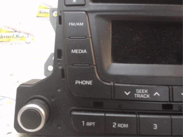 Radioodtwarzacz CD z Hyundai i10 (B5) 1.0 12V 2014