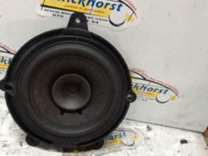 Used Speaker Renault Twingo II (CN) 1.2 16V Price € 15,75 Margin scheme offered by Binckhorst BV