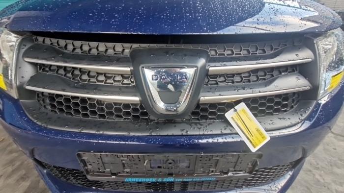 Używane Grill Dacia Logan MCV II/III/Sandero Wagon 1.5 dCi 90 Cena € 52,50 Procedura marży oferowane przez Binckhorst BV