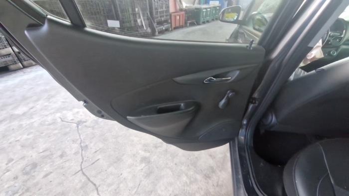 Drzwi lewe tylne wersja 4-drzwiowa z Opel Karl 1.0 12V 2019