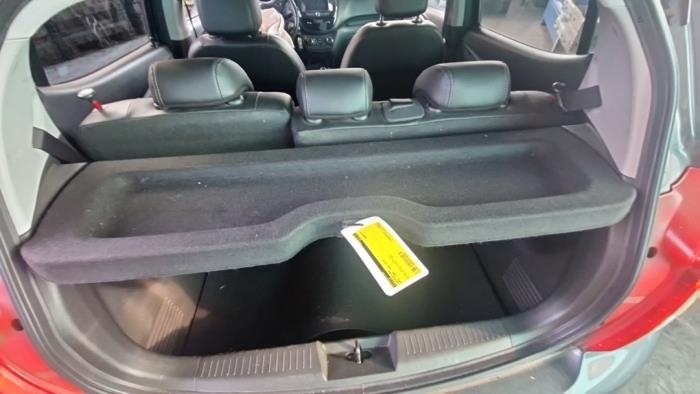 Plage arrière d'un Opel Karl 1.0 12V 2019